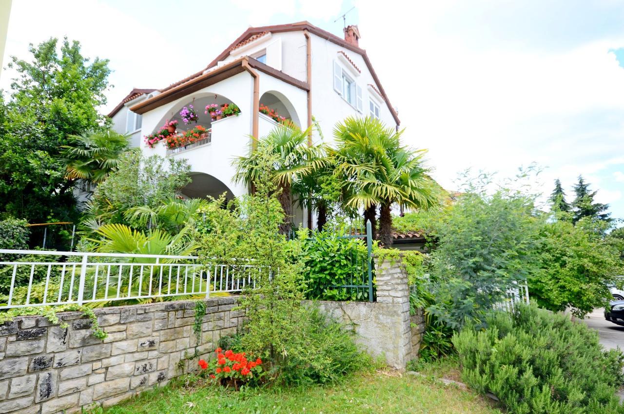 Apartments Dea Poreč Exterior foto