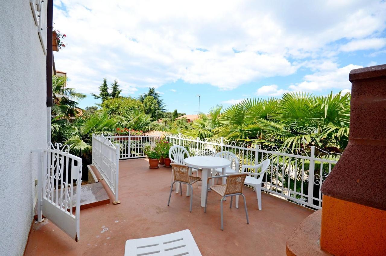 Apartments Dea Poreč Exterior foto
